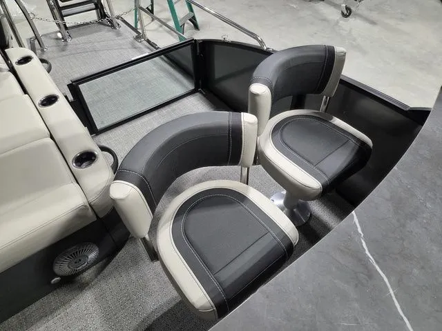 Slide: The Image of Barletta Cabrio 24UE 2026 - 16