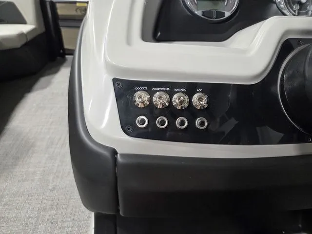 Slide: The Image of Barletta Cabrio 24UE 2026 - 26