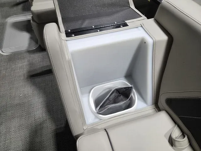 Slide: The Image of Barletta Cabrio 24UE 2026 - 33