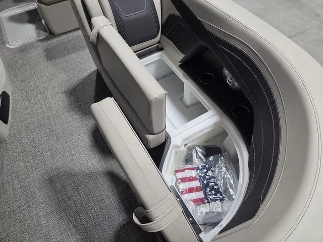 Slide: The Image of Barletta Cabrio 24UE 2026 - 34