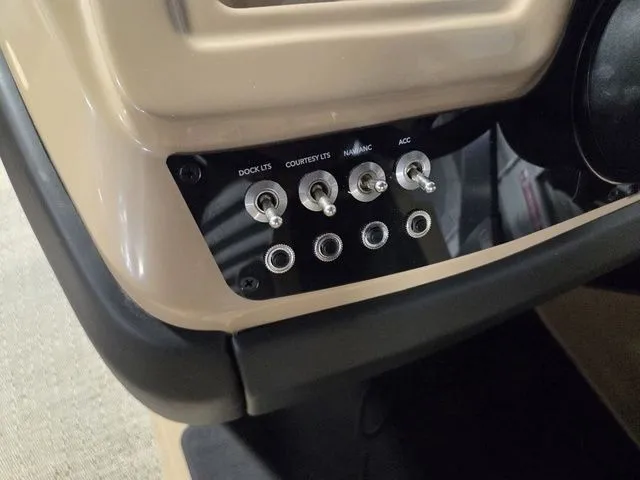 Slide: The Image of Barletta Cabrio 24UE 2026 - 13