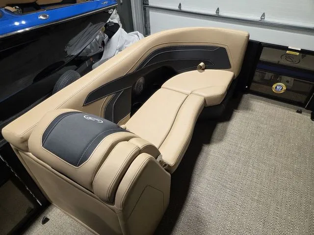 Slide: The Image of Barletta Cabrio 24UE 2026 - 18