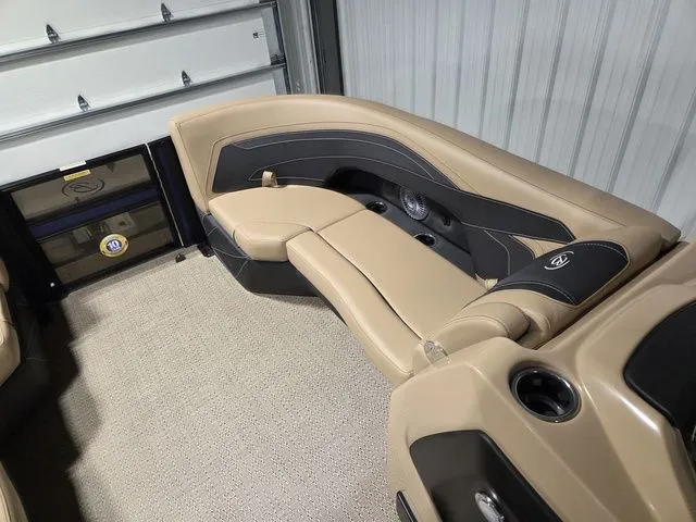 Slide: The Image of Barletta Cabrio 24UE 2026 - 19