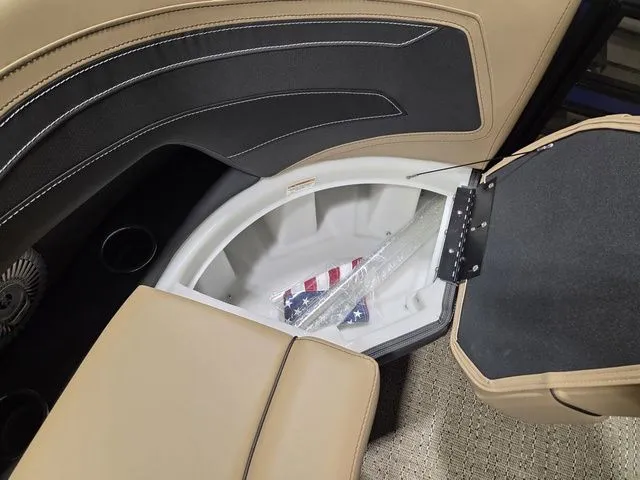 Slide: The Image of Barletta Cabrio 24UE 2026 - 21