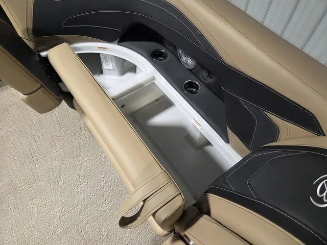 Slide: The Image of Barletta Cabrio 24UE 2026 - 23