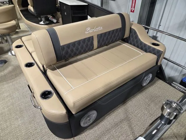 Slide: The Image of Luxurious Barletta Lusso 25UE boat seating, beige and black, 2026 model. - 10