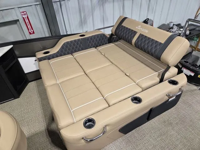 Slide: The Image of Luxurious Barletta Lusso 25UE boat seating, beige leather, 2026 model. - 11