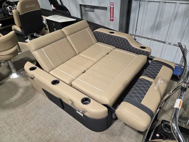 Slide: The Image of Luxurious seating in Barletta Lusso 25UE boat, model 2026. - 15