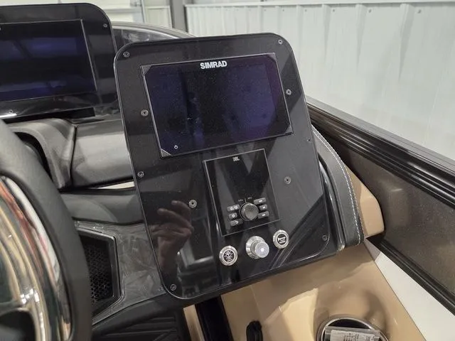 Slide: The Image of Simrad display on Barletta Lusso 25UE 2026 boat console. - 25
