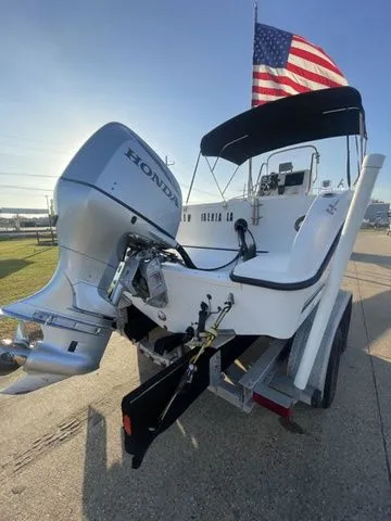 Slide: The Image of Seaswirl 2301 Center Console 2001 - 6