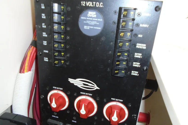 Slide: The Image of Aluminum door with geometric pattern on 2013 Chaparral 327 SSX boat. - 28