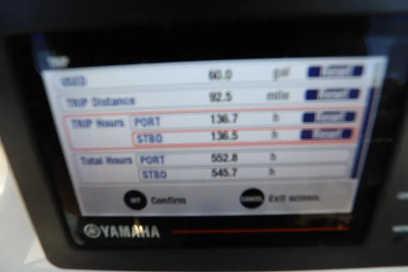 Slide: The Image of Yamaha display showing trip data for 2021 Cape Horn 31 T boat. - 44