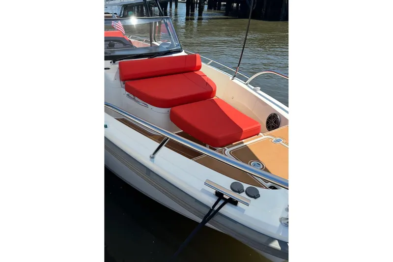 Slide: The Image of Nimbus T8 - Forward Berth - 4