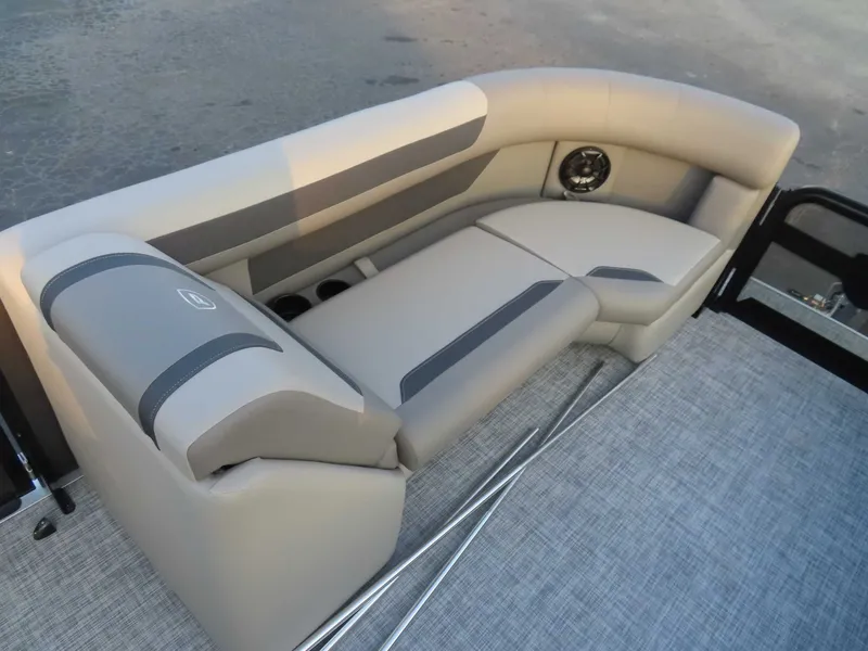 Slide: The Image of Premier Sunscape 200 RF XLC (25 PTX) 2026 - 5