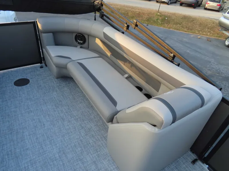 Slide: The Image of Premier Sunscape 200 RF XLC (25 PTX) 2026 - 6