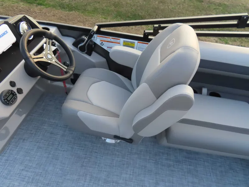 Slide: The Image of Premier Sunscape 200 RF XLC (25 PTX) 2026 - 8