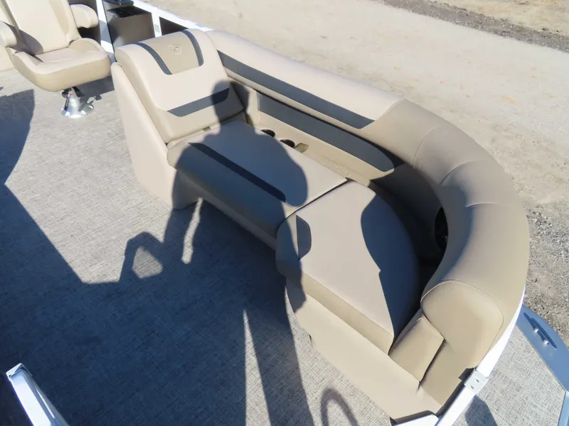 Slide: The Image of Premier Sunscape 220 RL (25 PTX) 2026 - 10