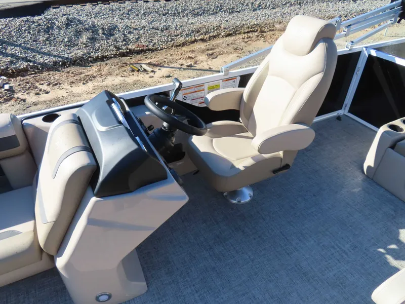 Slide: The Image of Premier Sunscape 220 RL (25 PTX) 2026 - 14