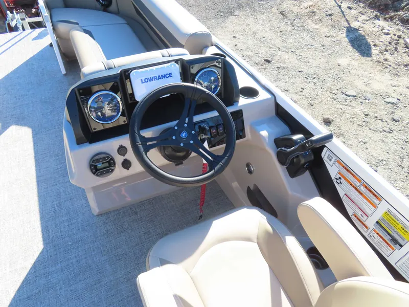 Slide: The Image of Premier Sunscape 220 RL (25 PTX) 2026 - 16