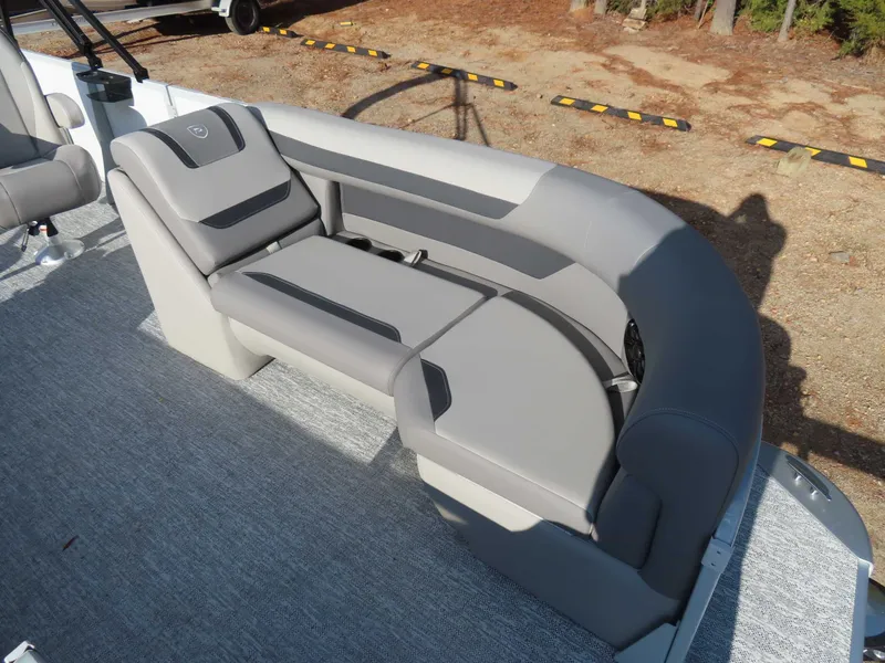 Slide: The Image of Premier Sunscape 200 RL (25 PTX) 2026 - 10