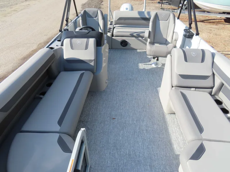 Slide: The Image of Premier Sunscape 200 RL (25 PTX) 2026 - 12