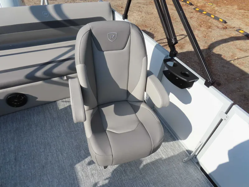 Slide: The Image of Premier Sunscape 200 RL (25 PTX) 2026 - 13