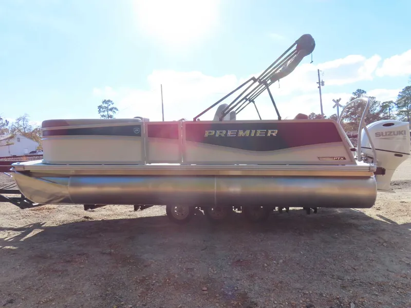 Slide: The Image of Premier Sunscape 200 RL (25 PTX) 2026 - 6