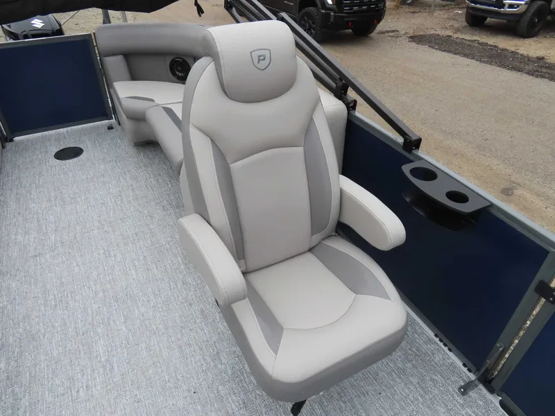 Slide: The Image of Premier Sunscape 220 RF (25 PTX) 2026 - 15