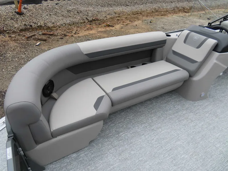 Slide: The Image of Premier Sunscape 220 RF (25 PTX) 2026 - 17