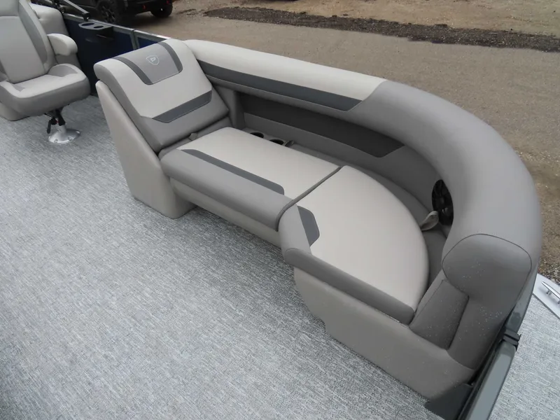 Slide: The Image of Premier Sunscape 220 RF (25 PTX) 2026 - 18