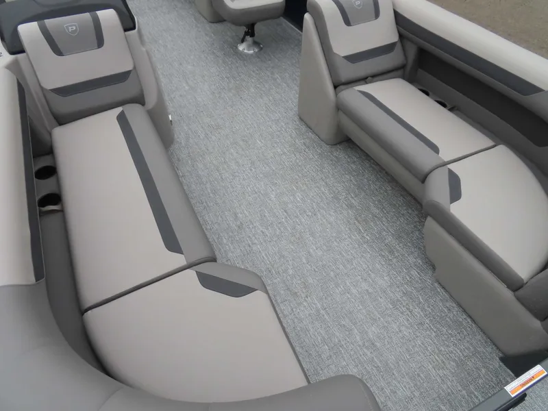 Slide: The Image of Premier Sunscape 220 RF (25 PTX) 2026 - 19