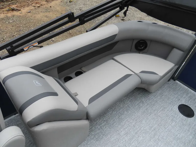 Slide: The Image of Premier Sunscape 220 RF (25 PTX) 2026 - 3