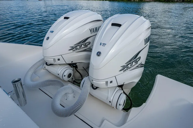 Slide: The Image of 2023 Pursuit S 358 Sport boat with twin Yamaha XTO Offshore engines. - 15