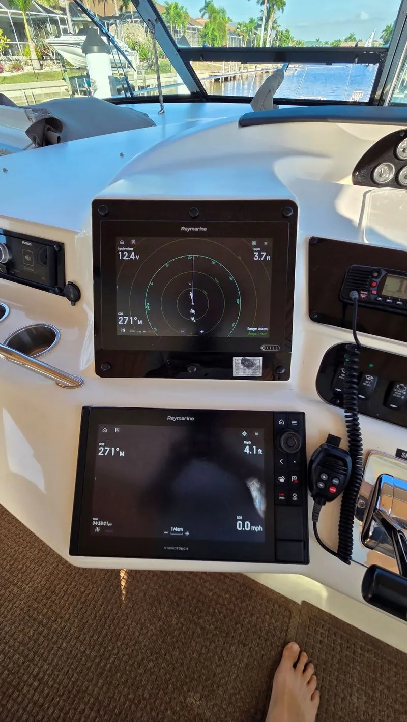 Slide: The Image of Sea Ray 450 Sundancer 1996 - 34