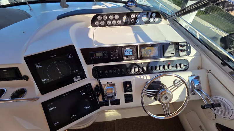 Slide: The Image of Sea Ray 450 Sundancer 1996 - 35