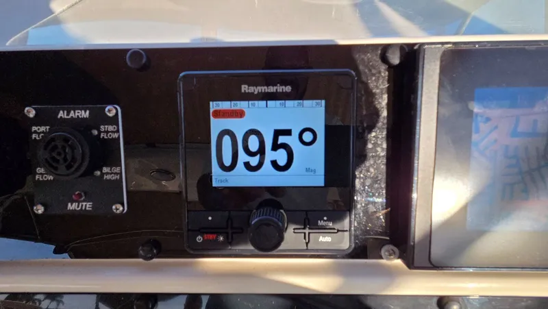 Slide: The Image of Sea Ray 450 Sundancer 1996 - 36