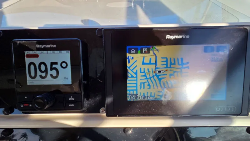 Slide: The Image of Sea Ray 450 Sundancer 1996 - 37