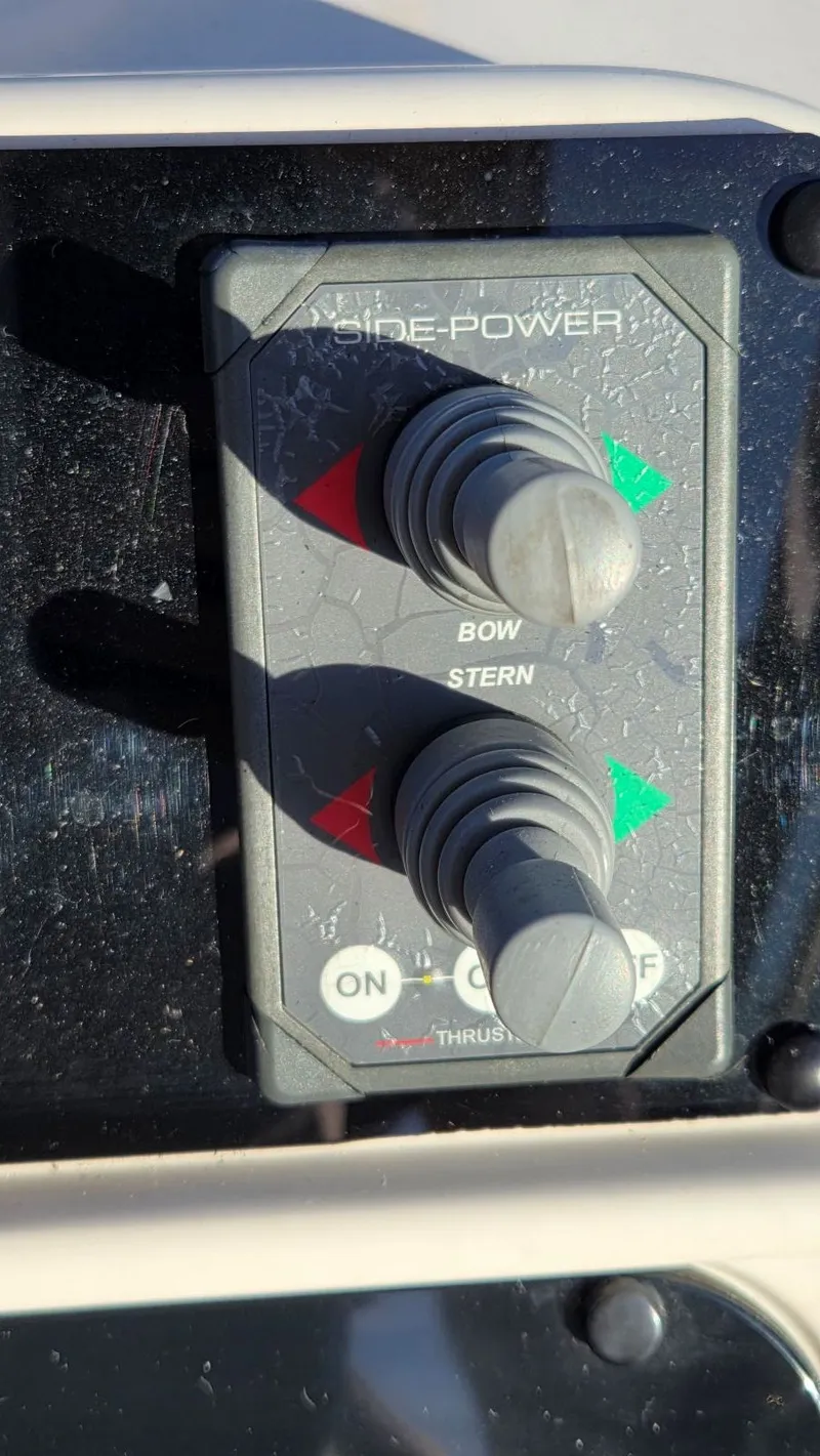 Slide: The Image of Sea Ray 450 Sundancer 1996 - 39