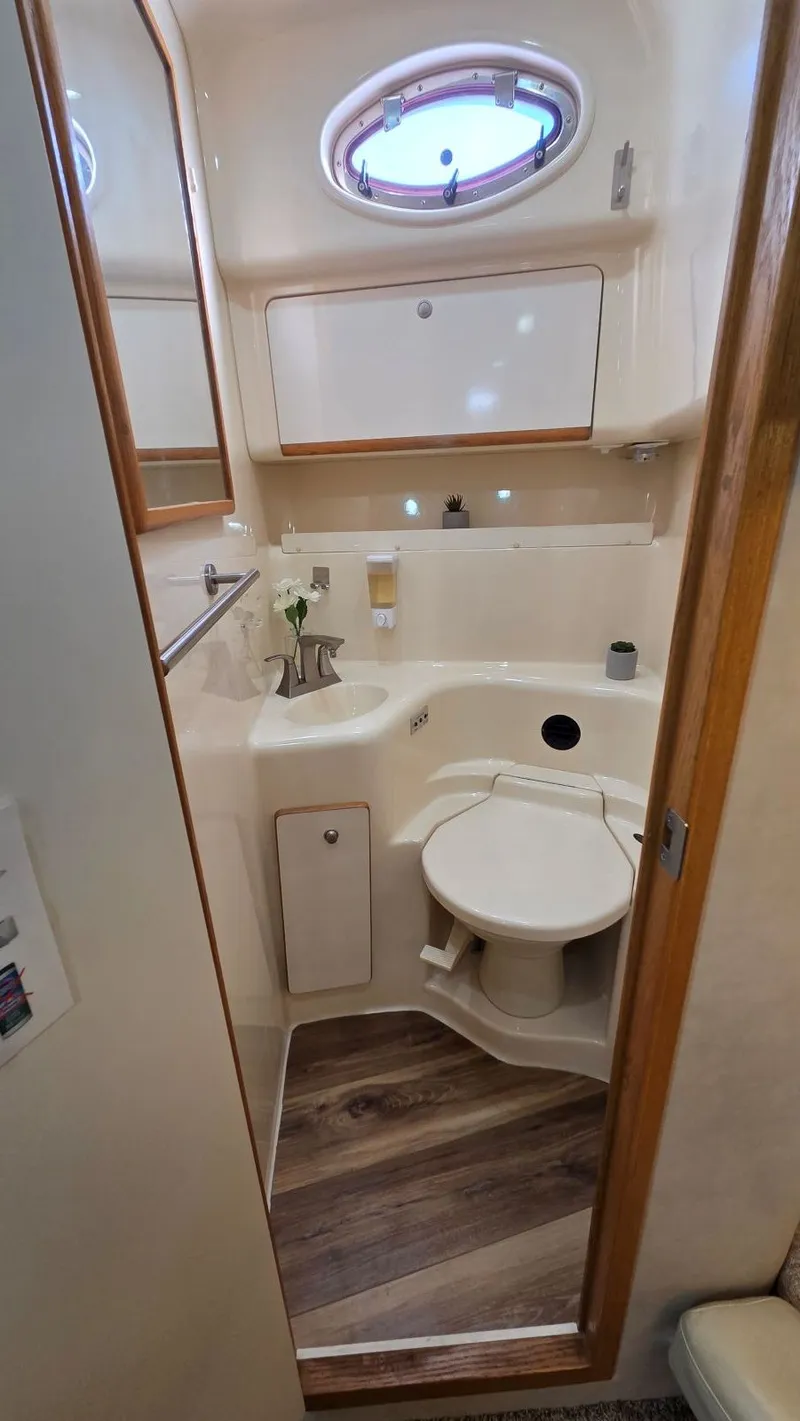 Slide: The Image of Sea Ray 450 Sundancer 1996 - 65