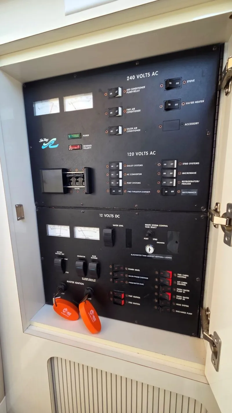 Slide: The Image of Sea Ray 450 Sundancer 1996 - 77