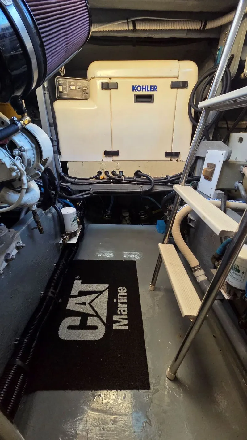 Slide: The Image of Sea Ray 450 Sundancer 1996 - 83