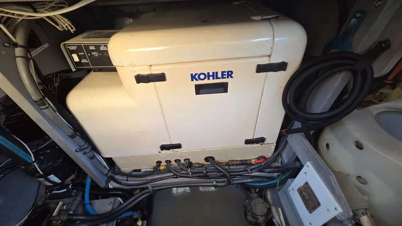 Slide: The Image of Sea Ray 450 Sundancer 1996 - 87