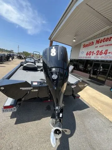 Slide: The Image of Tracker Pro Team™ 195 TXW 40th Anniversary Edition 2018 - 11