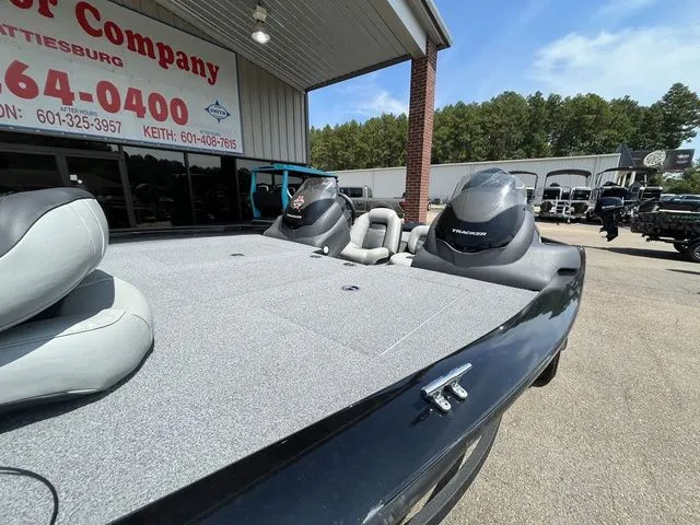 Slide: The Image of Tracker Pro Team™ 195 TXW 40th Anniversary Edition 2018 - 4