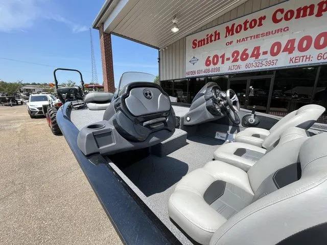 Slide: The Image of Tracker Pro Team™ 195 TXW 40th Anniversary Edition 2018 - 6