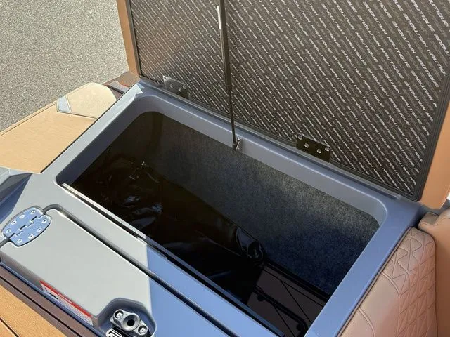 Slide: The Image of Nautique Super Air Nautique GS24 2026 - 11