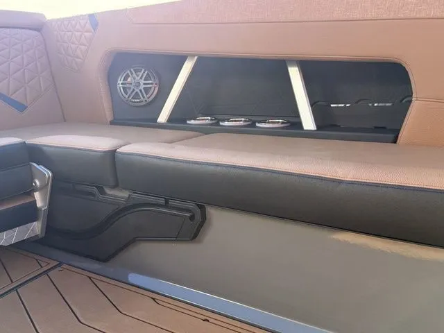 Slide: The Image of Nautique Super Air Nautique GS24 2026 - 12