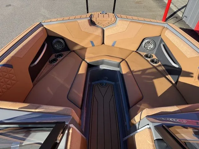 Slide: The Image of Nautique Super Air Nautique GS24 2026 - 26