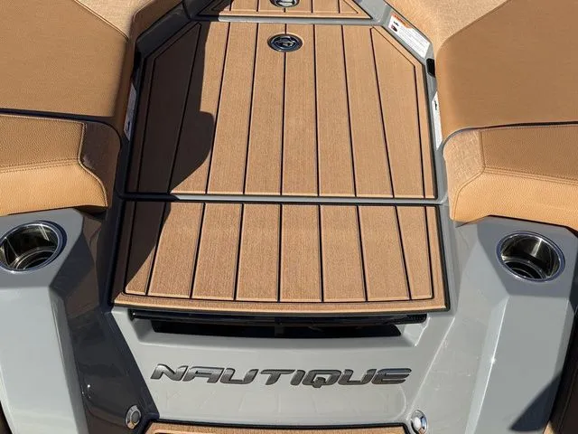 Slide: The Image of Nautique Super Air Nautique GS24 2026 - 8