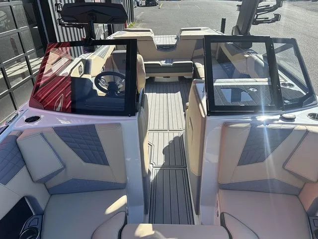 Slide: The Image of Nautique Super Air Nautique S23 2026 - 12